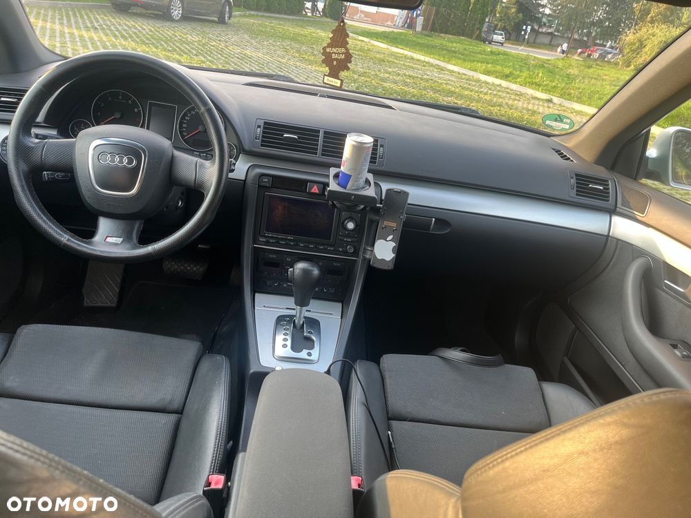 Audi A4 Avant - 10