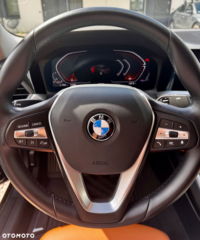 BMW 318I 2022 photo 2