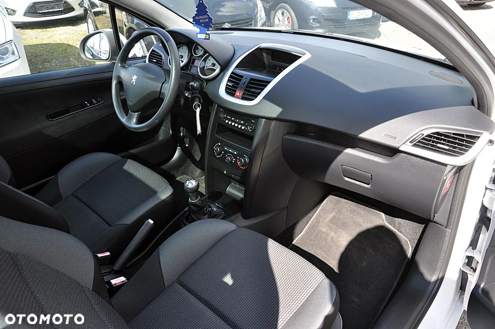 Peugeot 207 95 VTi Urban Move - 20