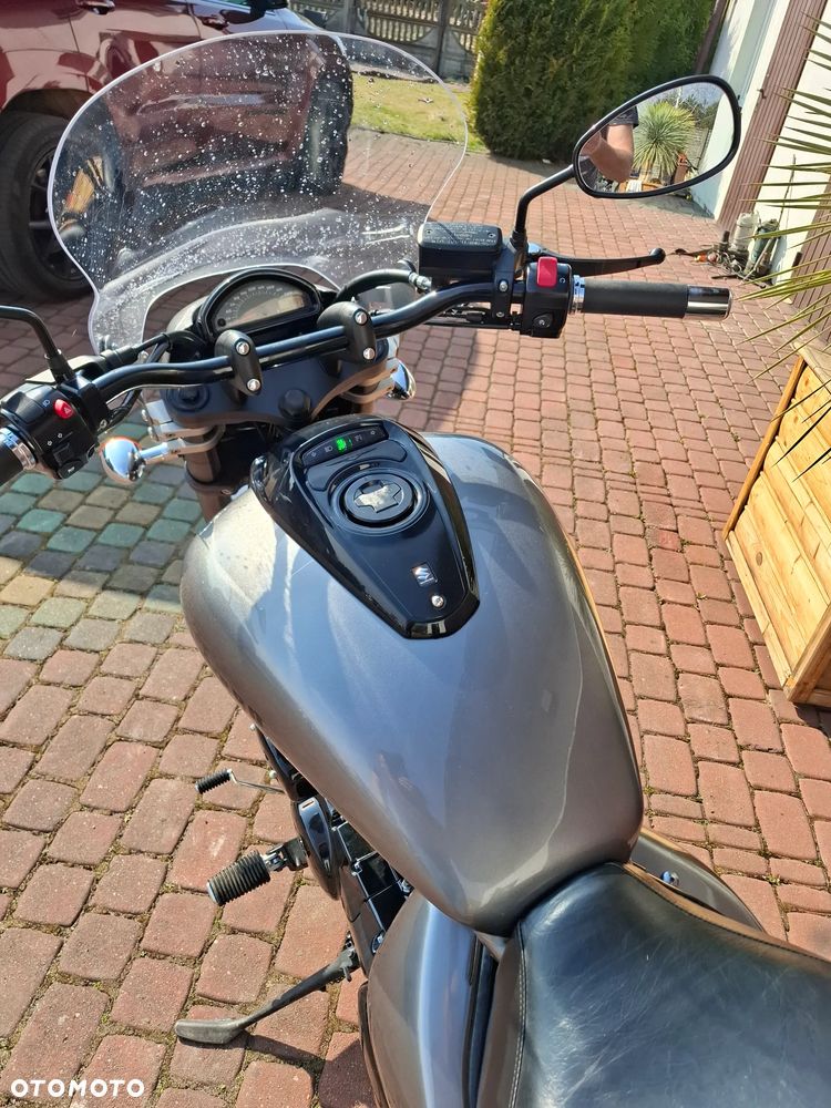 Suzuki Boulevard - 4