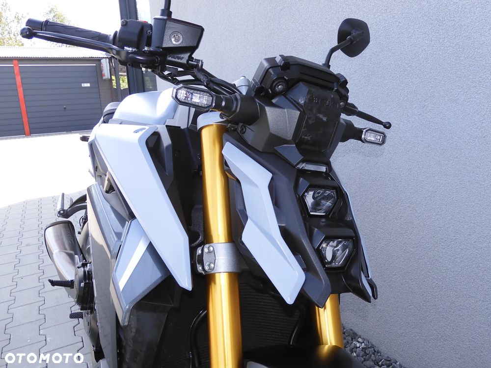 Suzuki GSX 1000 - 3
