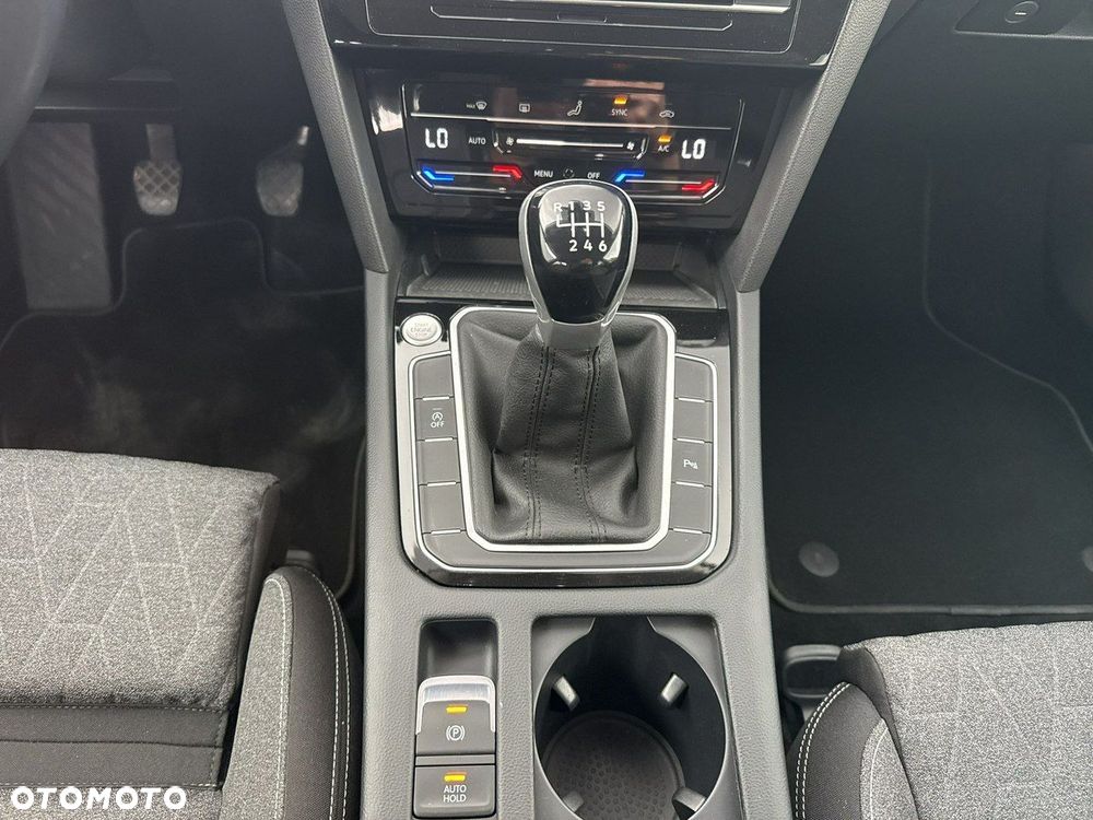 Volkswagen Passat 1.5 TSI EVO Business - 24