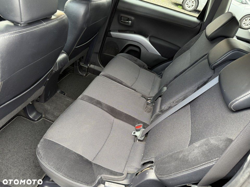 Mitsubishi Outlander 2.0 2WD XTRA - 35