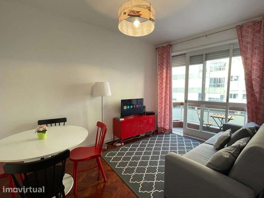 Apartamento T1 na rua da Torrinha, 265 - Grande imagem: 2/10