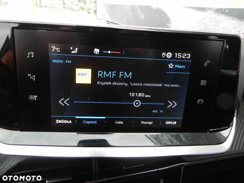 Peugeot 208 - 13