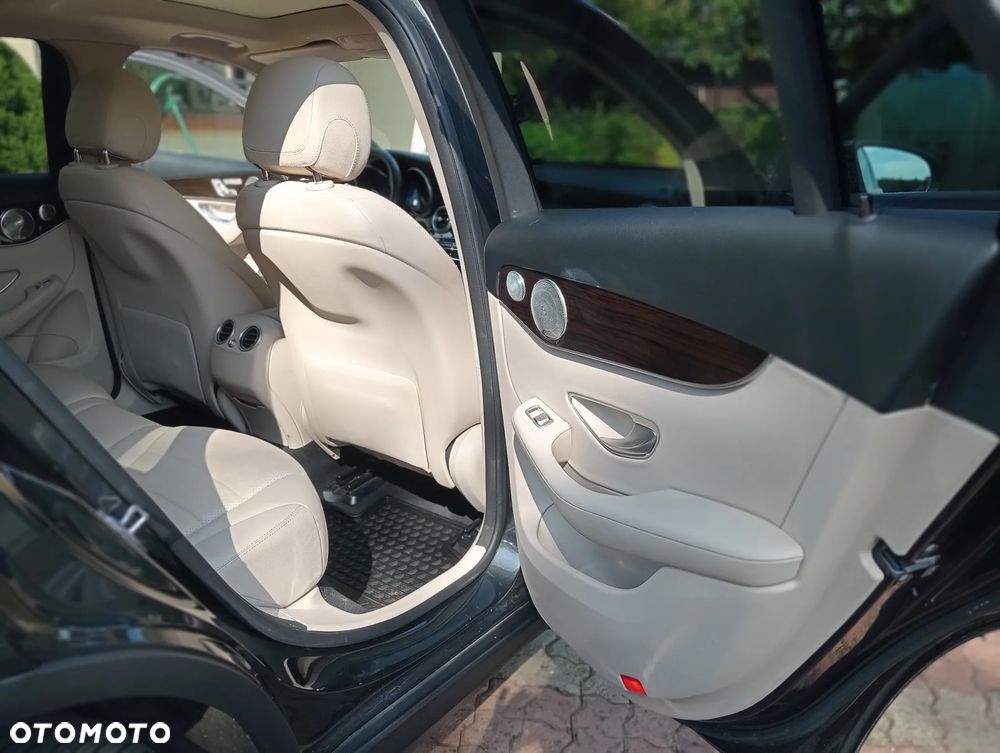 Mercedes-Benz GLC 300 4Matic 9G-TRONIC - 18
