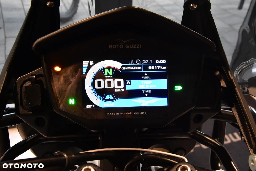 Moto Guzzi V85 - 17