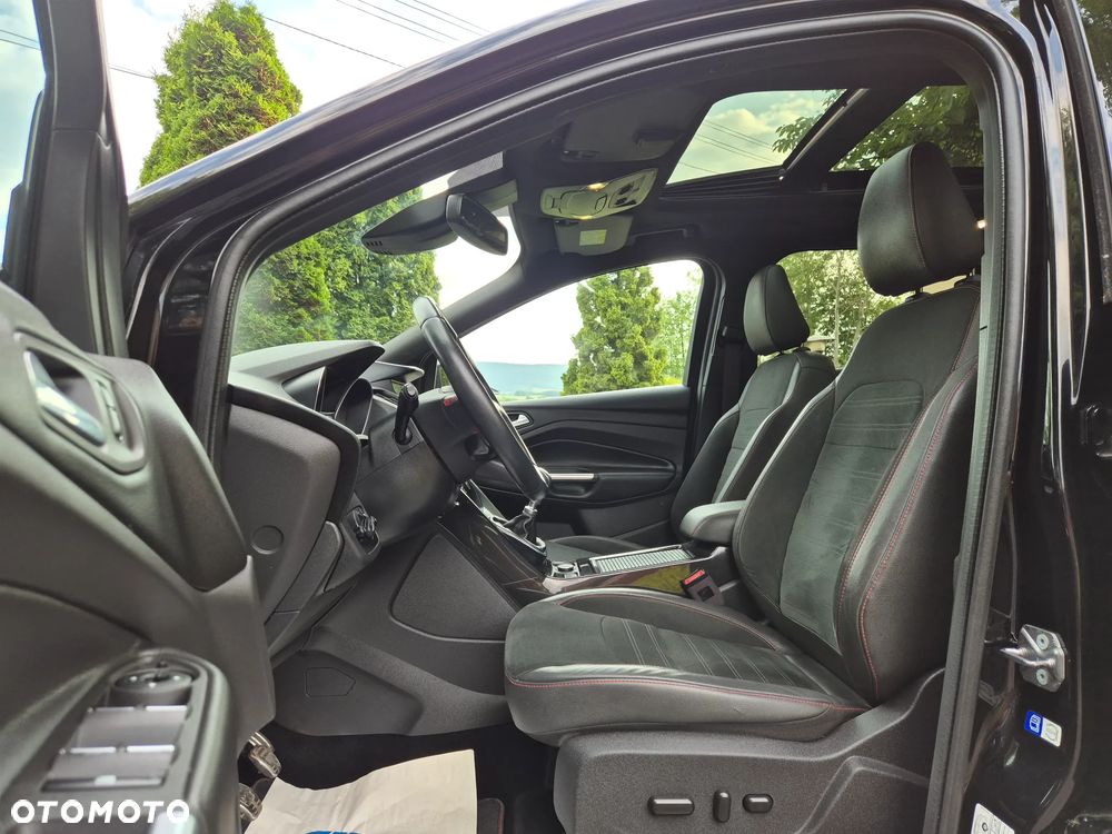 Ford Kuga 1.5 EcoBoost 2x4 ST-Line - 18
