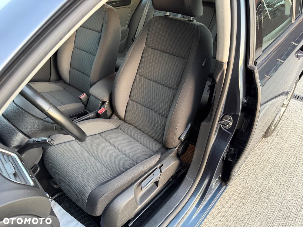 Volkswagen Golf - 27