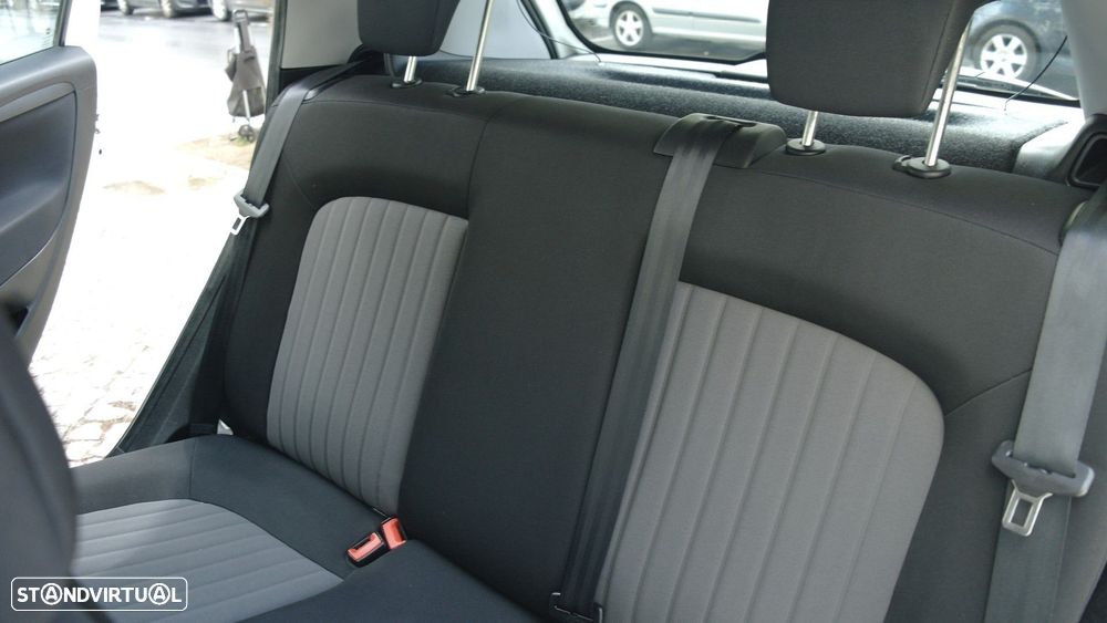 Fiat Punto 1.2 Lounge S&S - 19