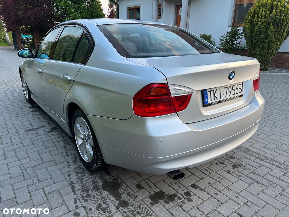 BMW Seria 3 318i - 4