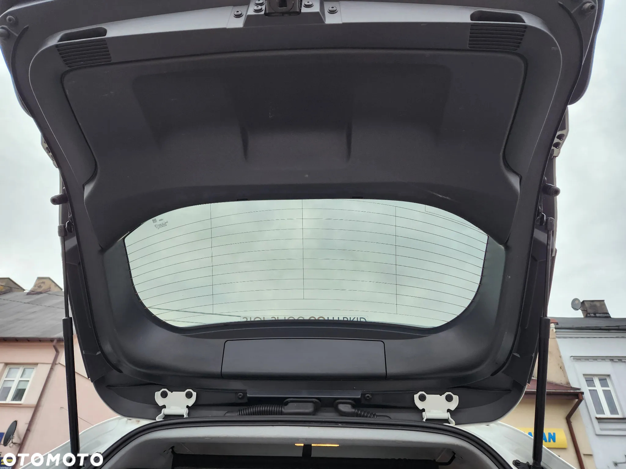 Toyota Corolla 2.0 Hybrid Executive - 7