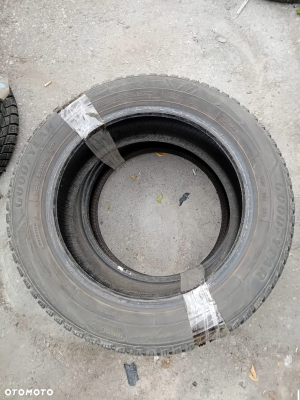 Opona Goodyear UltraGrip 9 205/55R16 91H używana zima