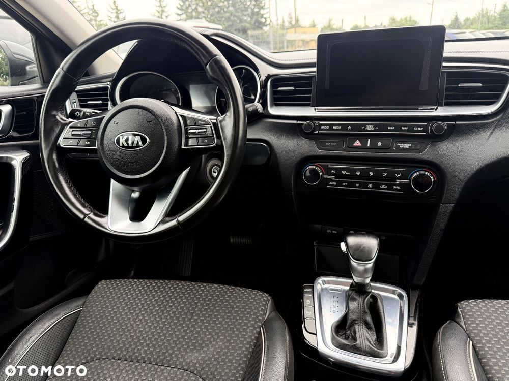 Kia Ceed - 13