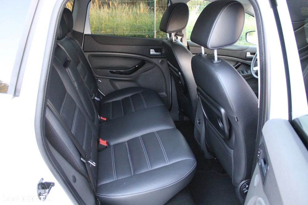 Ford Kuga 2.0 TDCi 4x4 Titanium - 22