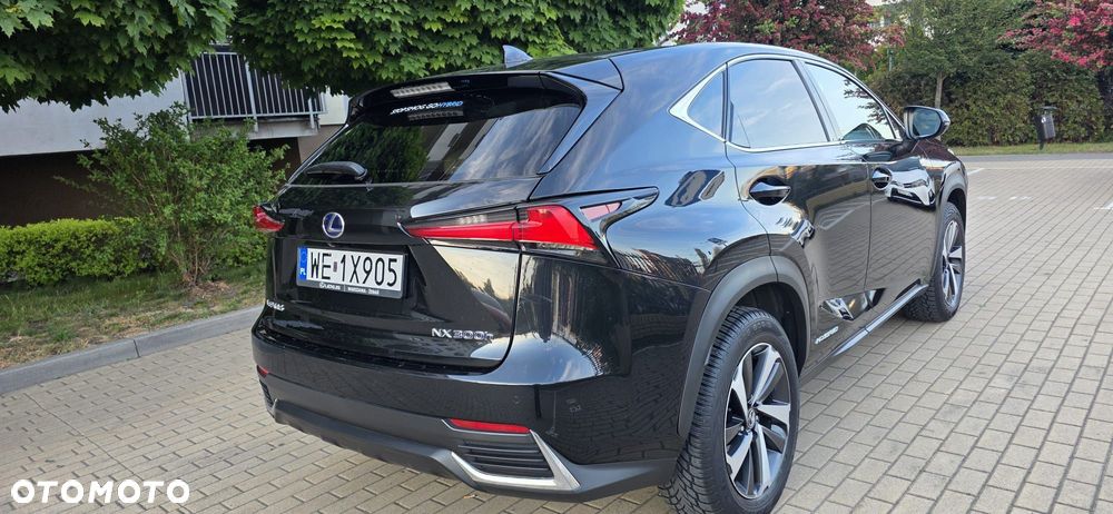 Lexus NX 300h Omotenashi AWD - 35