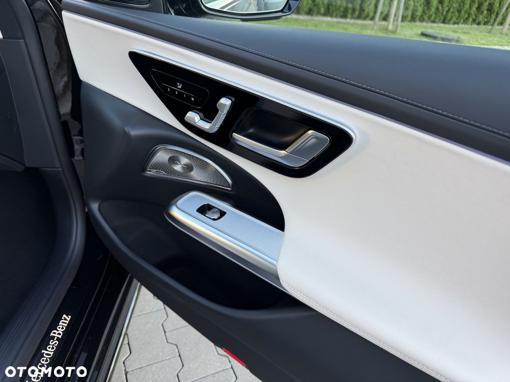 Mercedes-Benz Klasa E 220 d 4-Matic AMG - 26