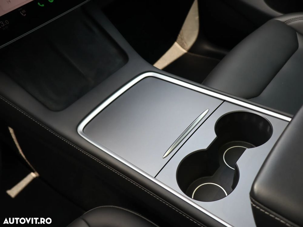 Tesla Model Y Long Range Dual Motor AWD - 15