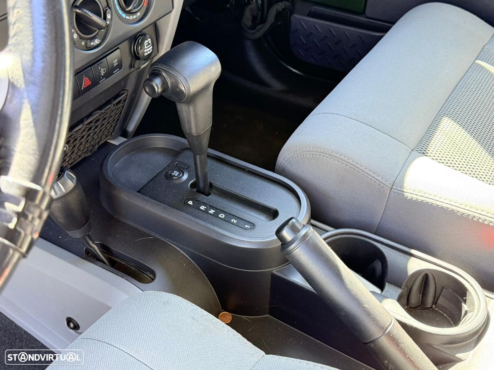 Jeep Wrangler Unlimited 2.8 CRD ATX Sahara - 12