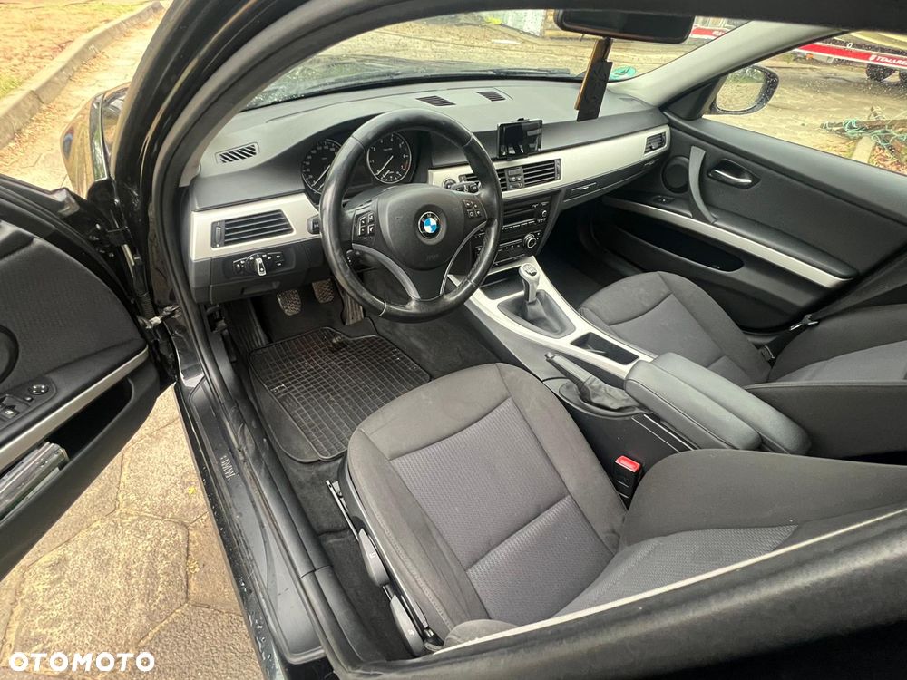 BMW Seria 3 318i - 15