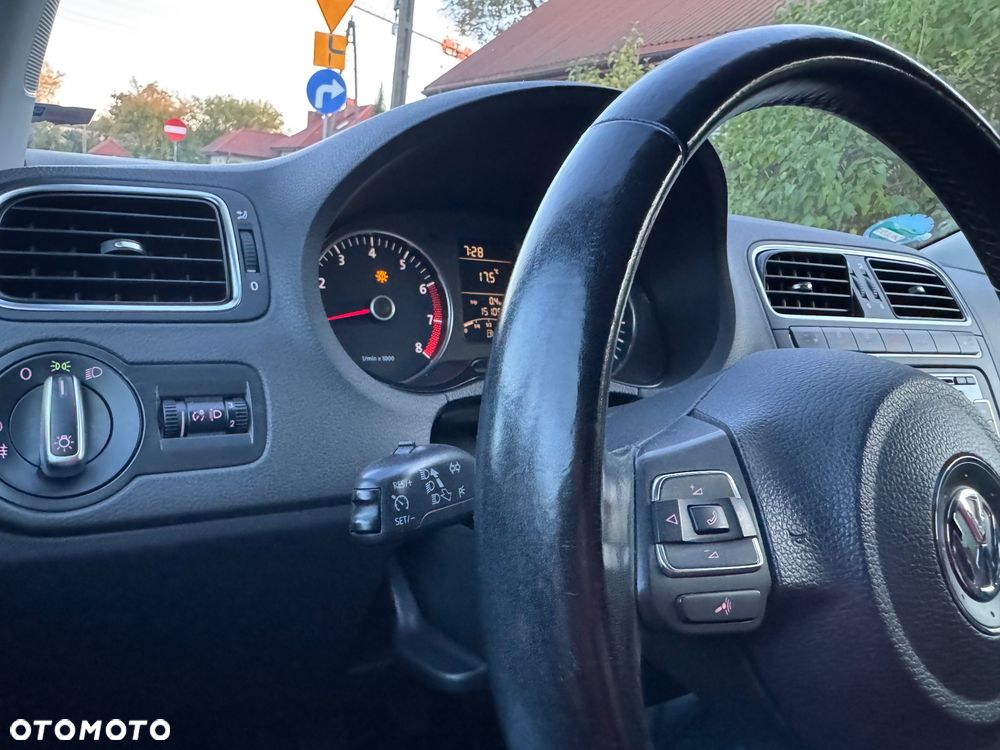 Volkswagen Polo - 17