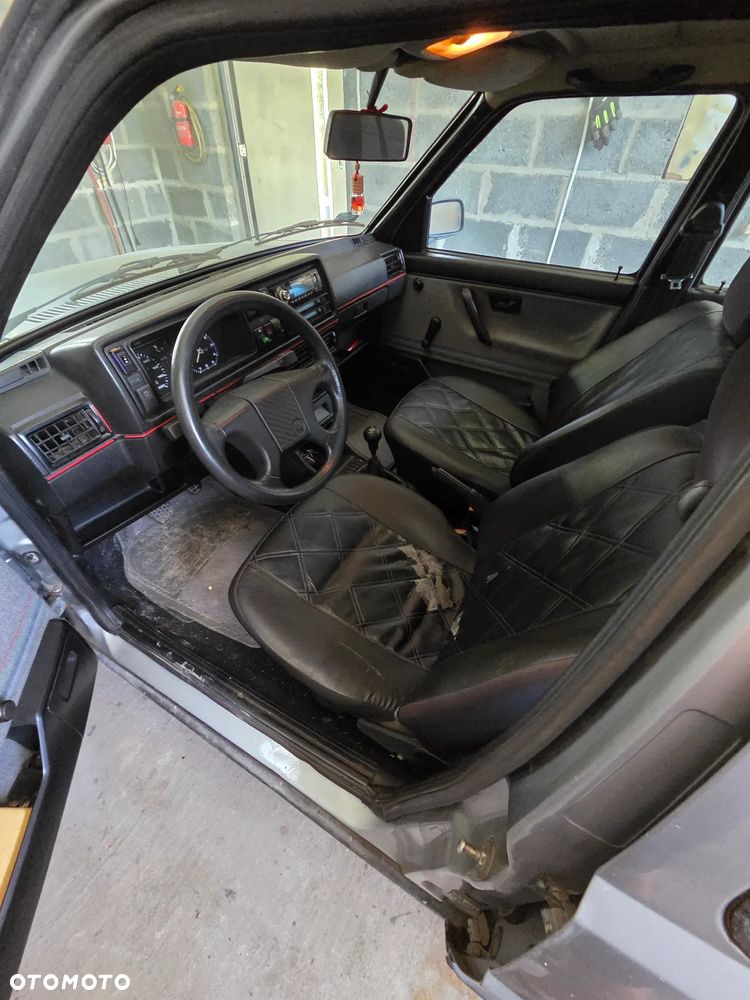 Volkswagen Golf - 10