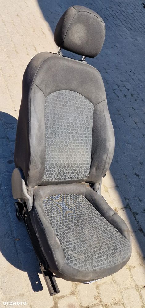FOTEL LEWY PRZÓD OPEL CORSA E - 7