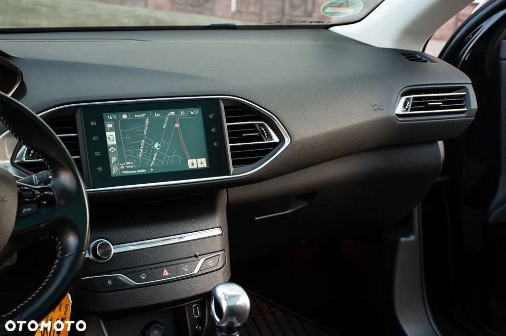 Peugeot 308 1.2 PureTech Active S&S - 26