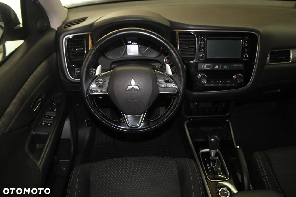 Mitsubishi Outlander 2.0 Intense 4WD CVT - 10