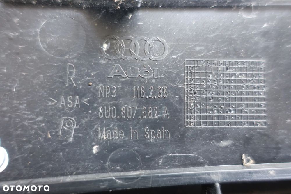 KRATKA ZDERZAKA PRAWA AUDI Q3 LIFT 14-18r.  8U0 - 5