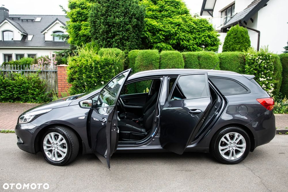 Kia Ceed 1.6 GDI ISG Vision - 16