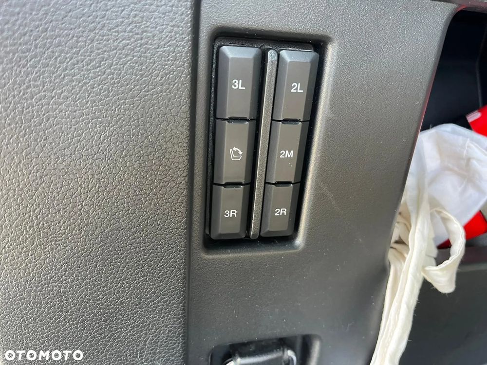 Ford Expedition - 27