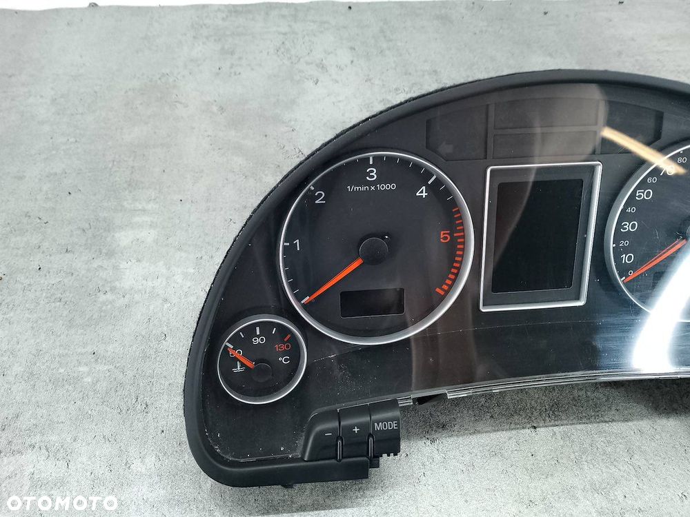 LICZNIK AUDI A4 B7 8E0920931B 1.9 TDI - 2