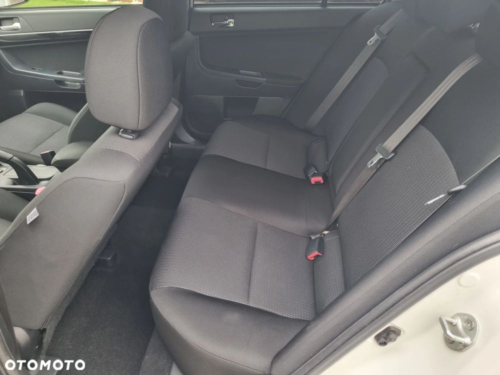 Mitsubishi Lancer - 17