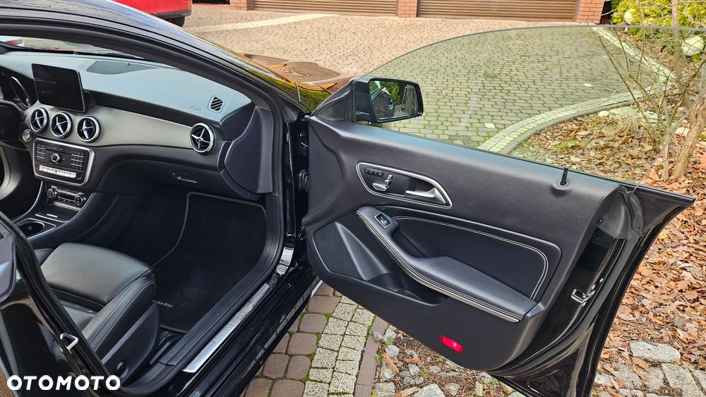 Mercedes-Benz CLA - 27