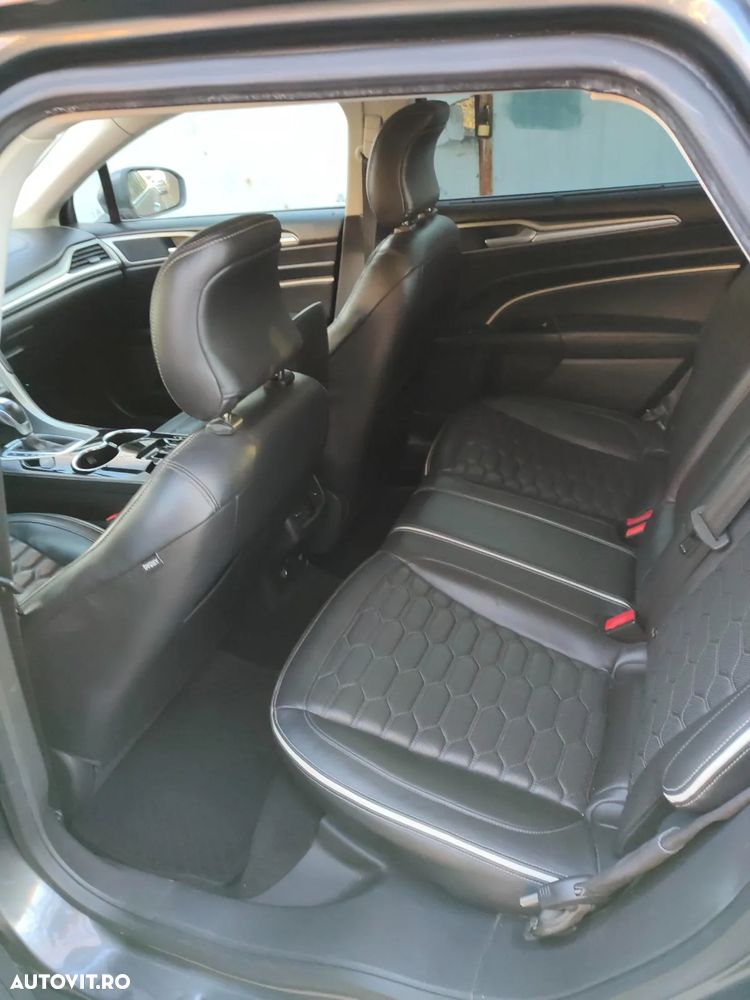 Ford Mondeo Vignale 2.0 TDCi Powershift AWD - 4