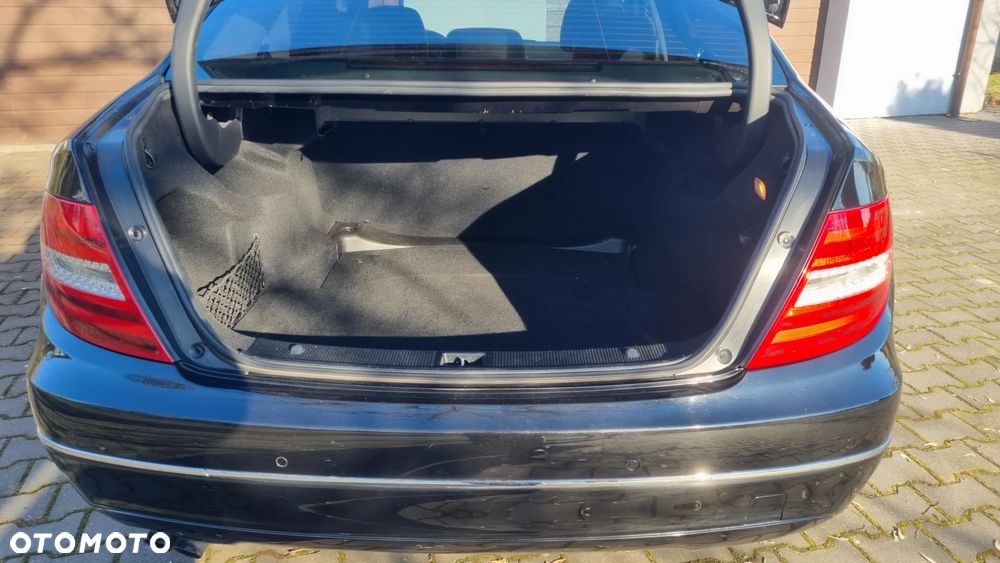 Mercedes-Benz Klasa C 180 CGI BlueEff Avantgarde - 10