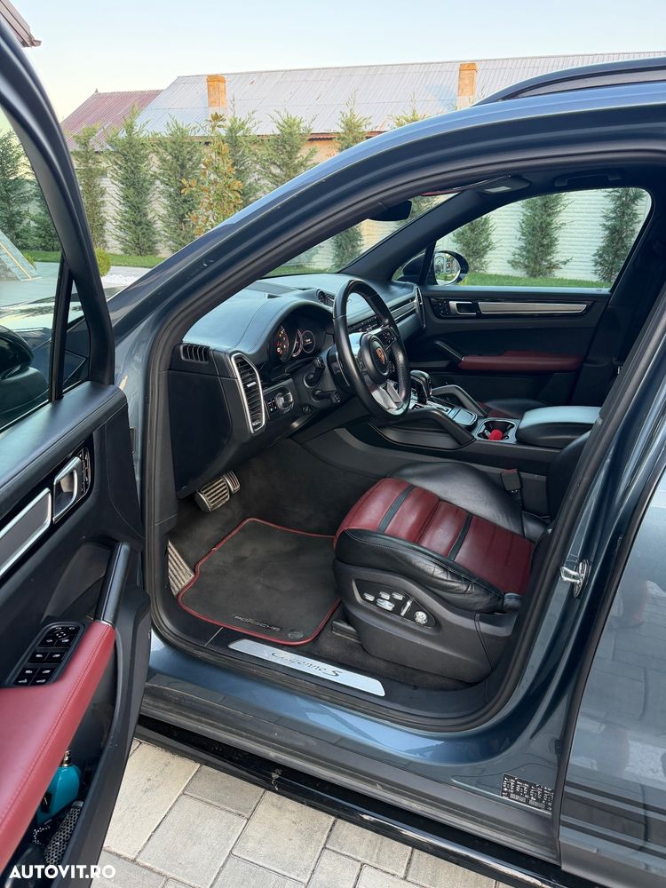 Porsche Cayenne S - 14
