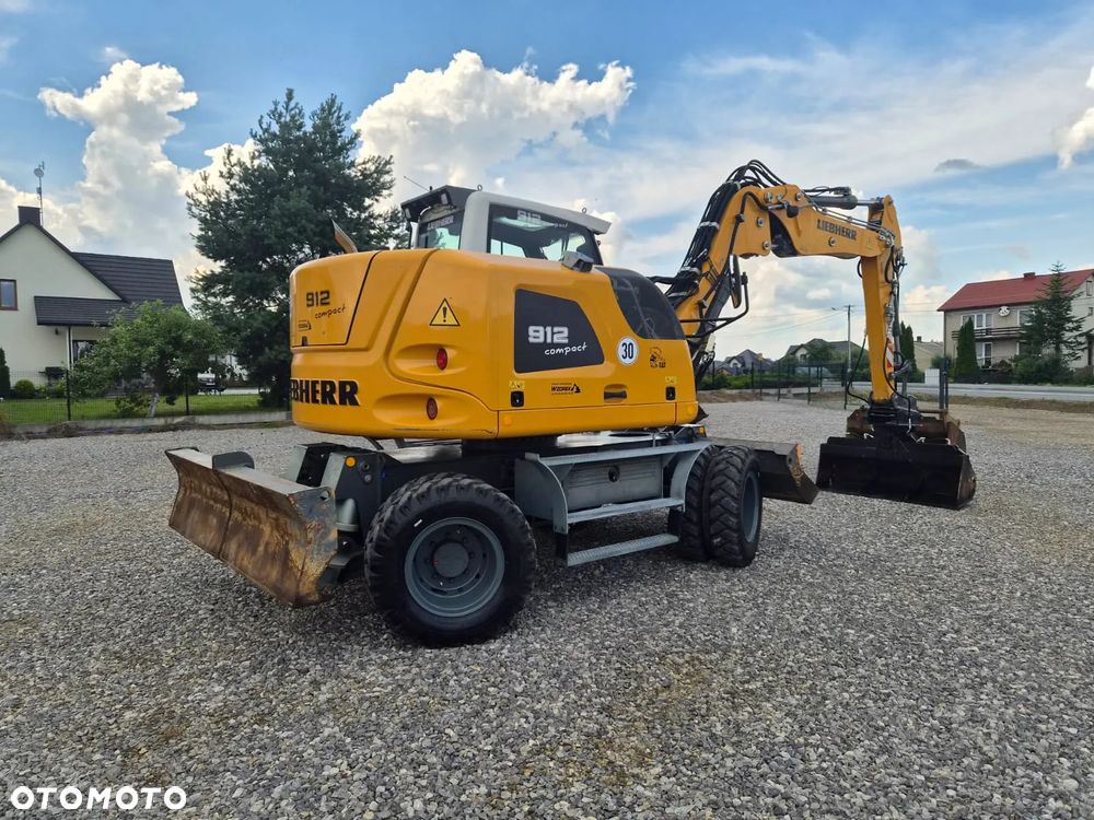 Liebherr A 912 Compact - 4