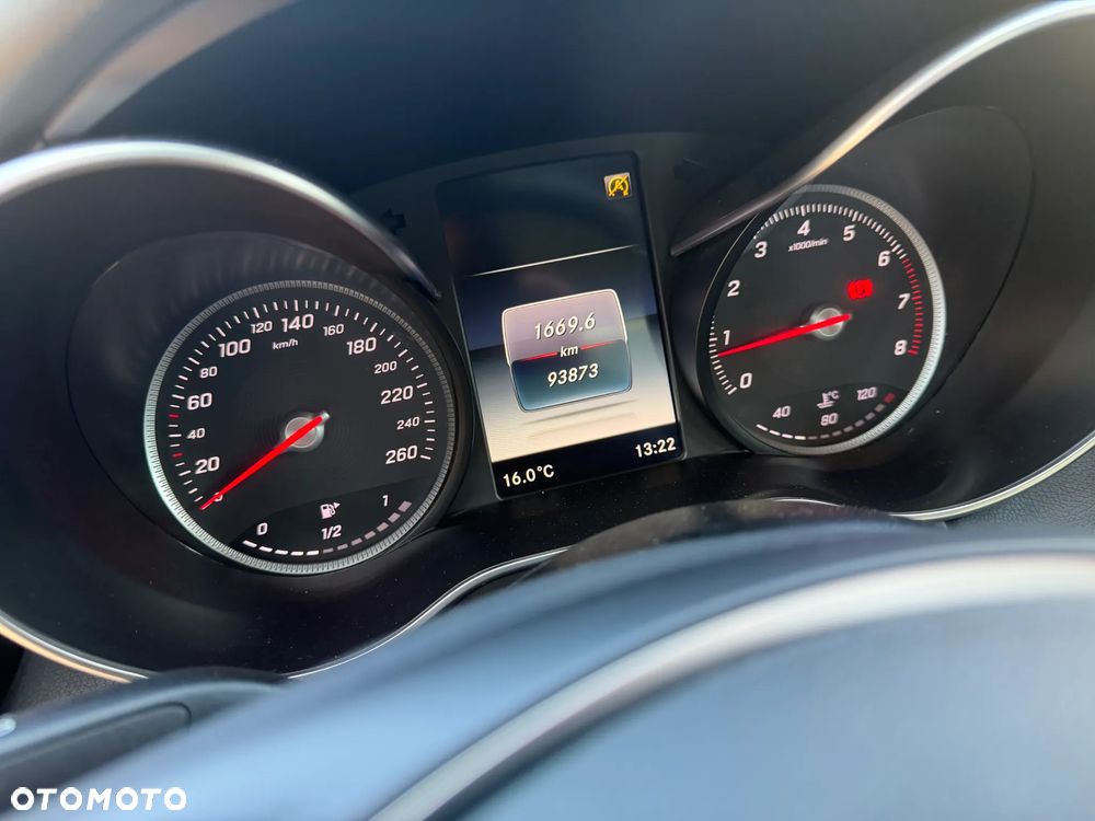 Mercedes-Benz C-Class 2016 photo 2