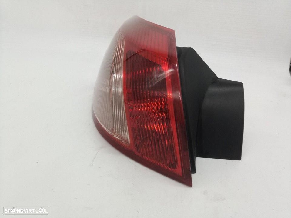 FAROLIM TRASEIRO ESQUERDO MITSUBISHI LANCER BERLINA CY0 - 1