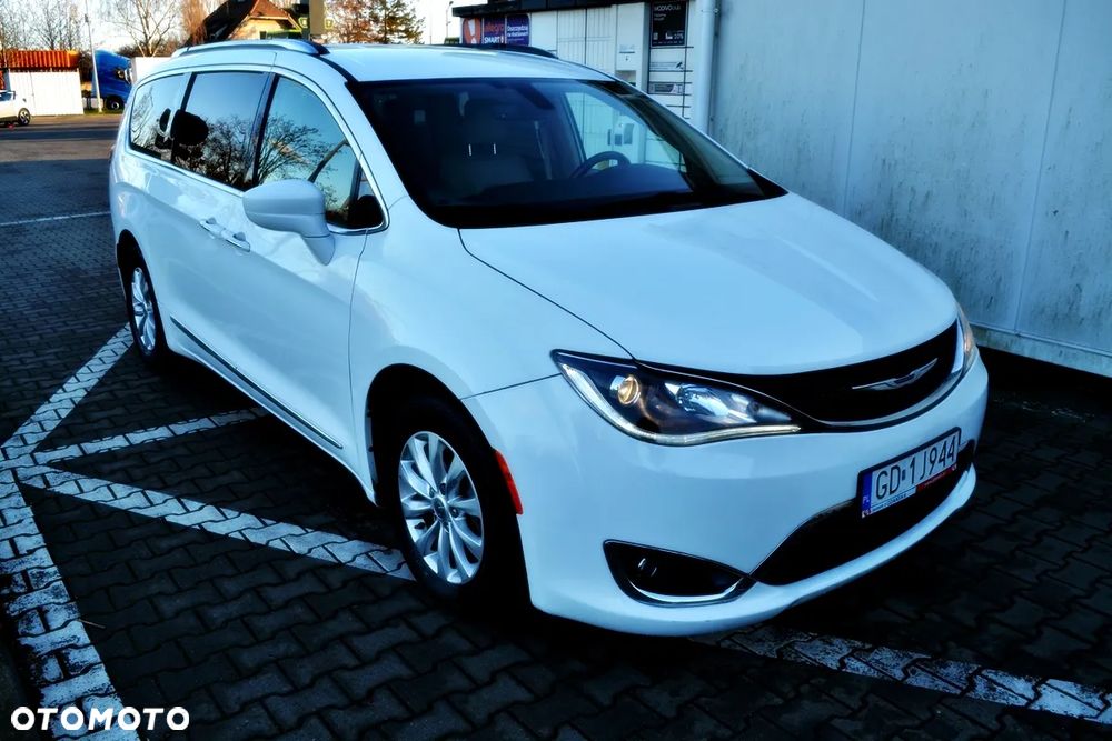 Chrysler Pacifica - 14