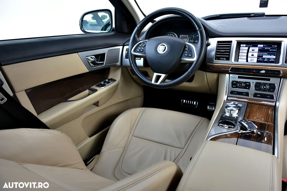 Jaguar XF 2.2 - 16