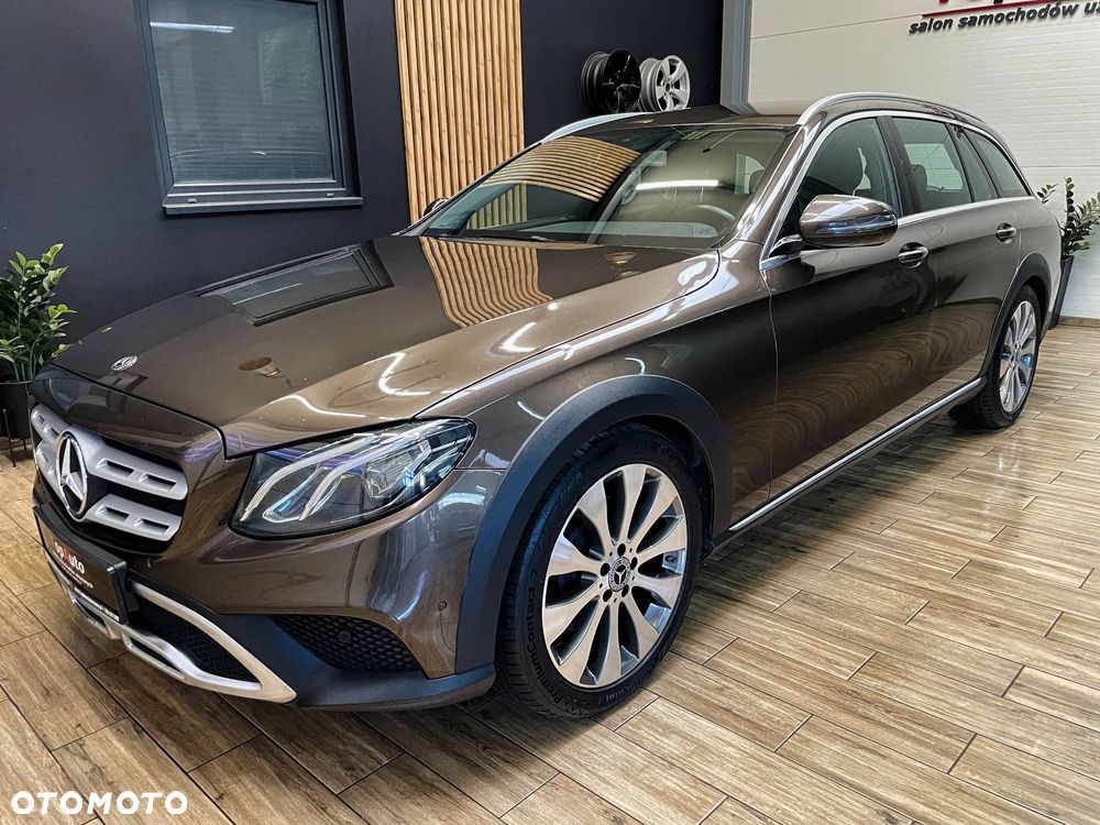 Mercedes-Benz Klasa E 220 d 4-Matic 9G-TRONIC - 13