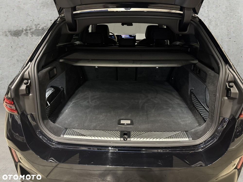 BMW Seria 5 530e xDrive PHEV M Sport - 18