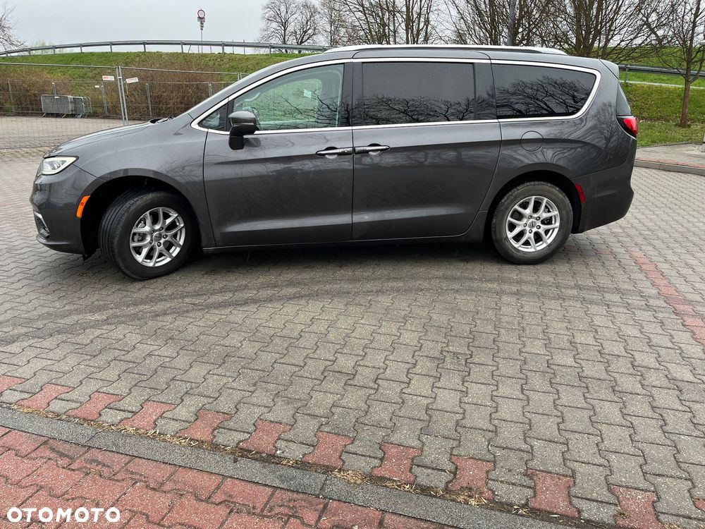 Chrysler Pacifica - 3