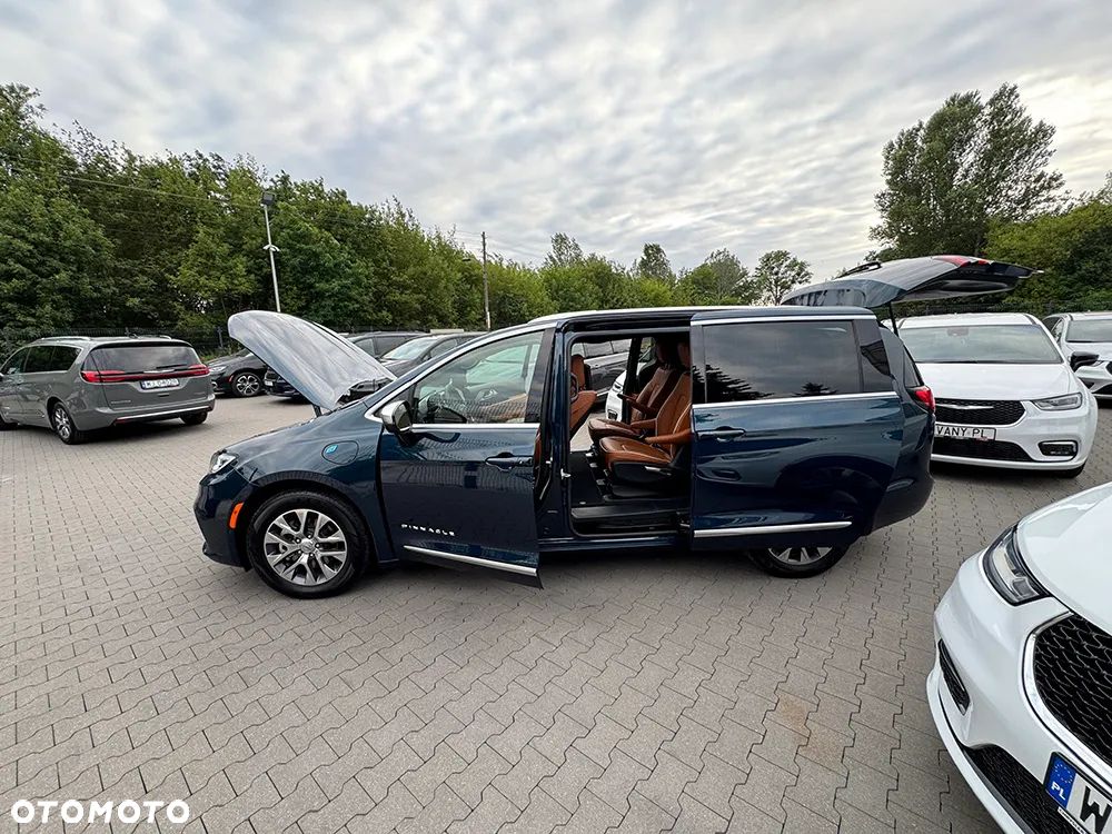 Chrysler Pacifica - 19