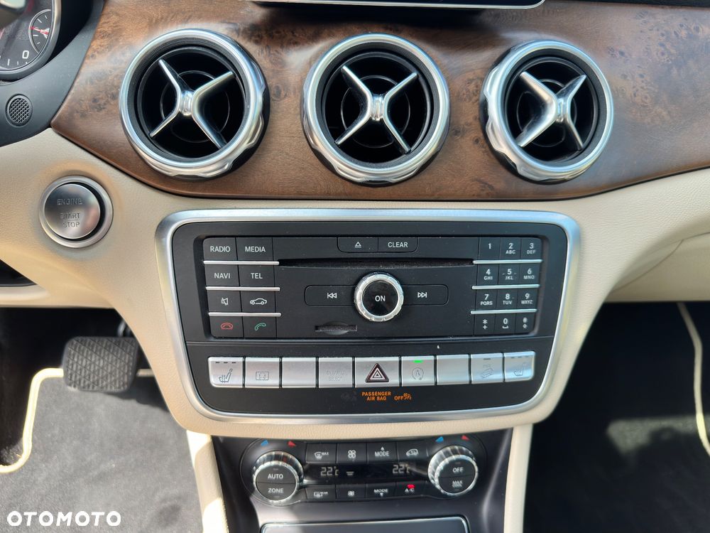 Mercedes-Benz GLA 250 4-Matic AMG Line - 17