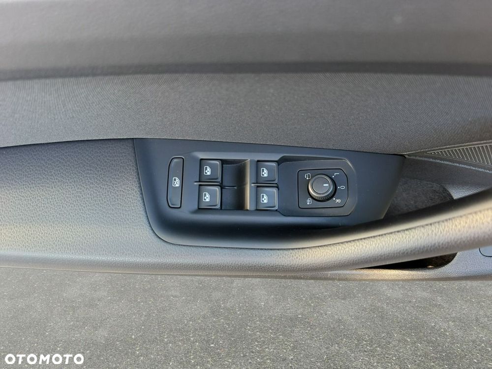 Volkswagen Passat - 11