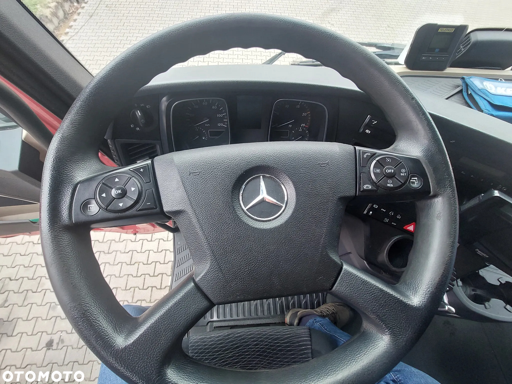 Mercedes-Benz Actros - 22